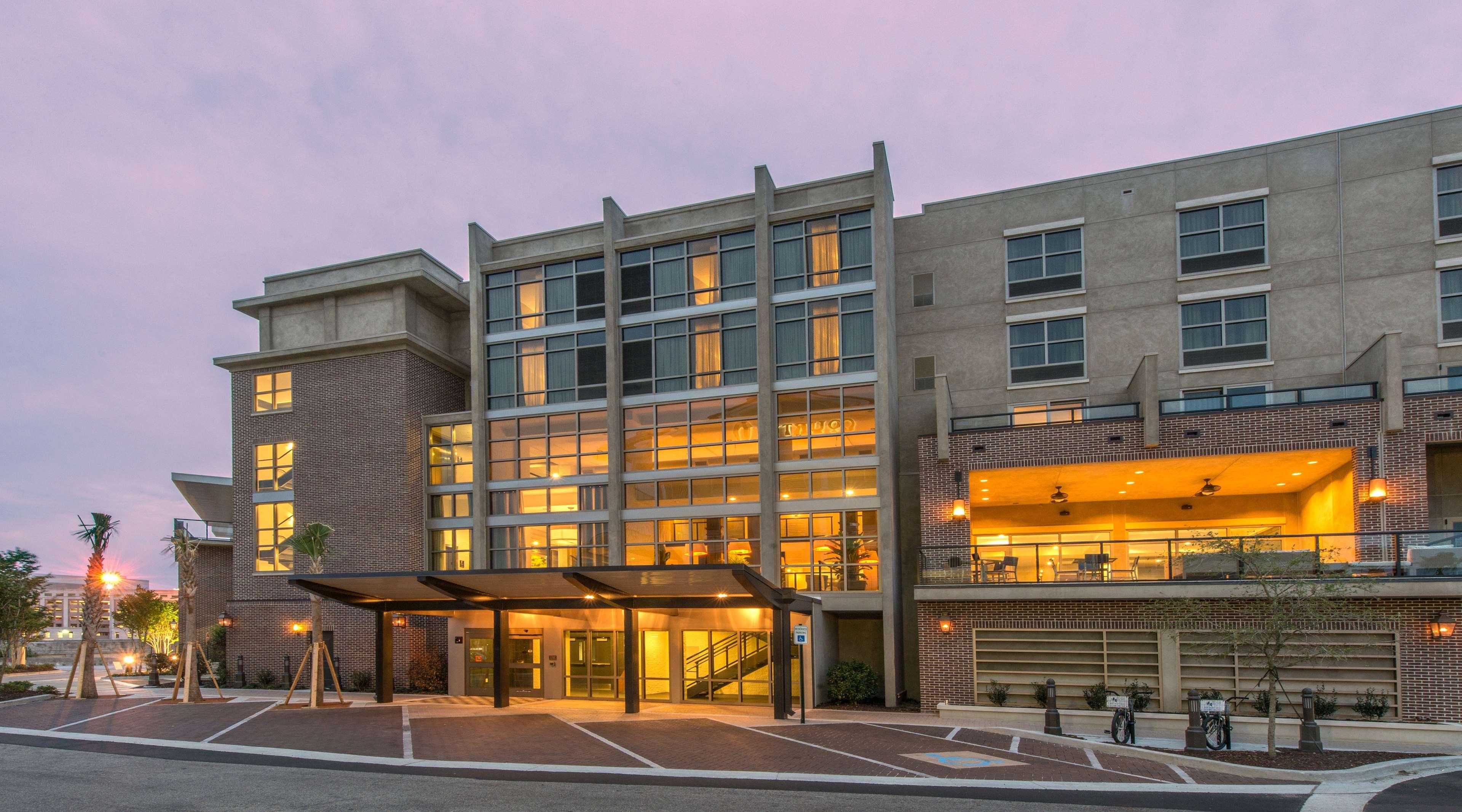 Hilton Garden Inn Charleston Waterfront/Downtown Bagian luar foto